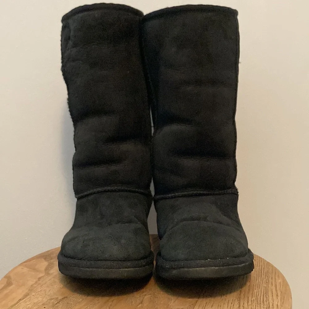 UGG Classic Tall II Black Size 6